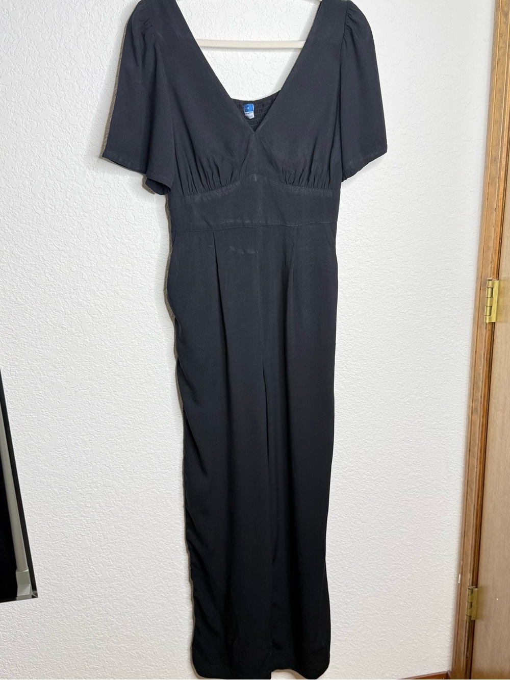 Old Navy Black Rayon Jumpsuit Size Small Shirred Back Pockets Casual Chic